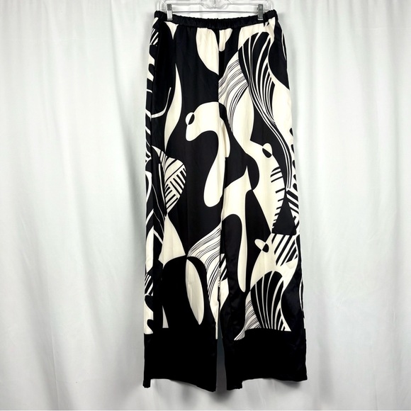 Two Piece Black And Cream Long Sleeve Pantsuit with Abstract Print - Picture 4 of 10